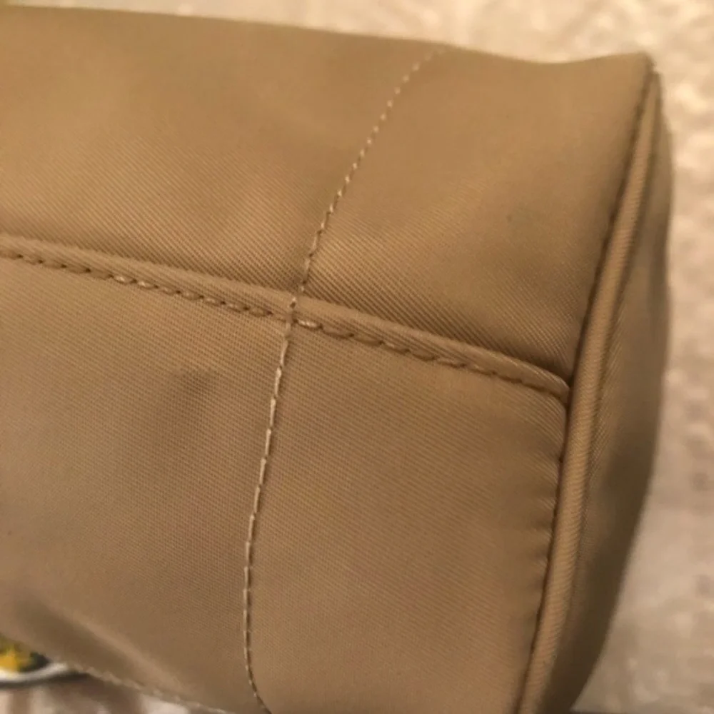 Michael kors creamy white zipper clutch wallet